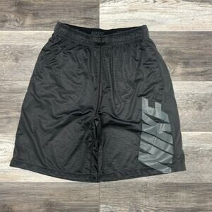 Nike Dri Fit Striped Black Gray Mens M Spell‎ Out Athleisure Basketball Shorts